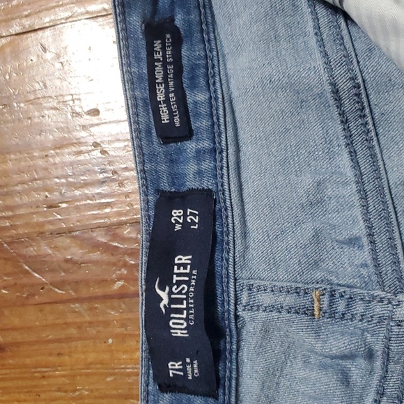 2/$5 Hollister High-Rise Mom Jean - Picture 4 of 5